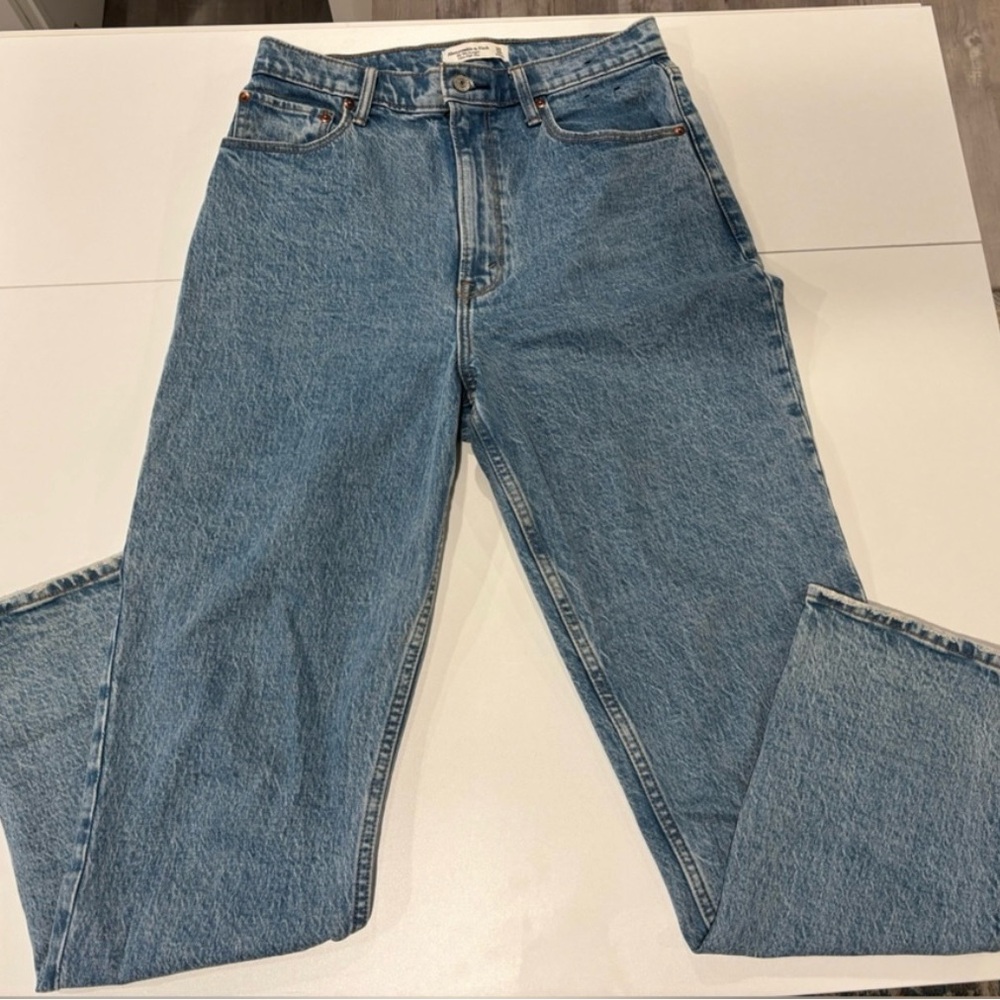 Abercrombie and Fitch curve love 90s straight ultra high rise
